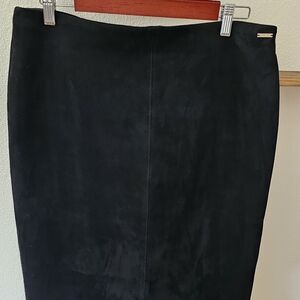 T Tahari Elegant Faux Suede Black Women's Skirt